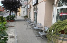 Cafe Gastgarten Vorne